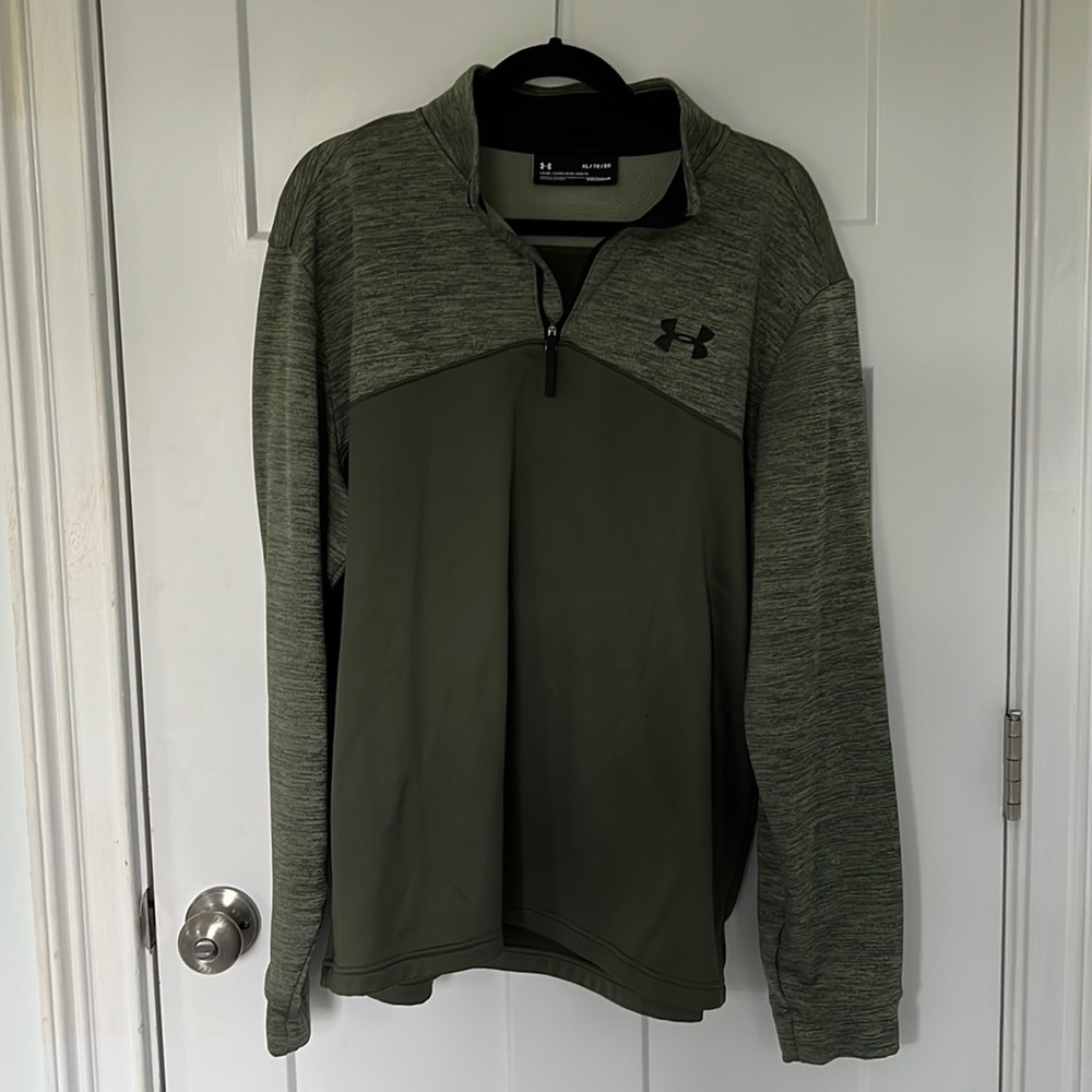 Under Armour pullover in green size XL great condition